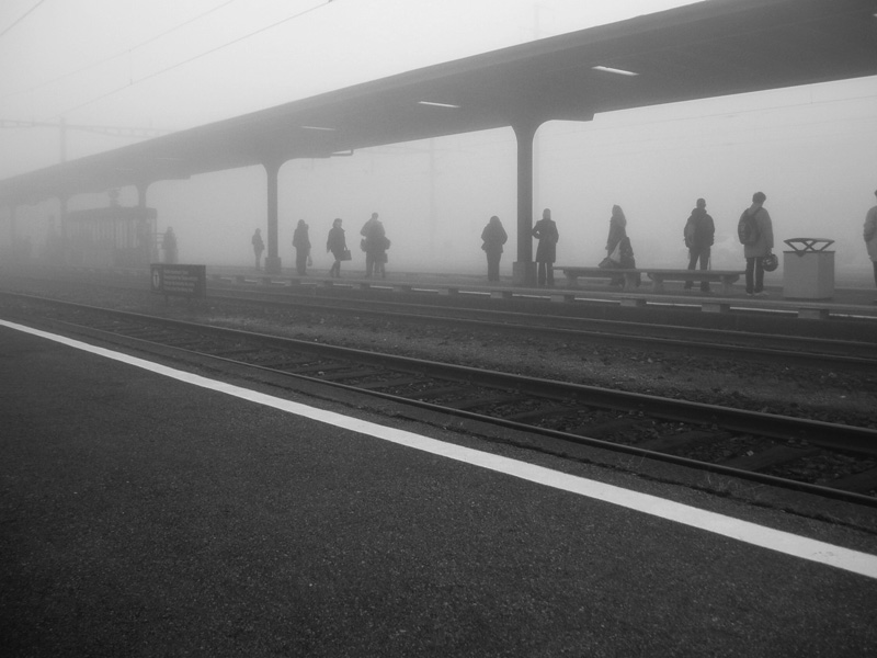 Stazione nella nebbia