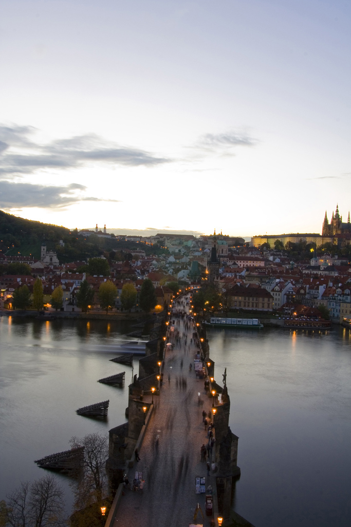 Il ponte e le sue anime.....attraversando il fiume