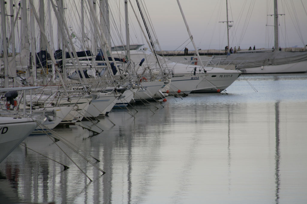 barche alla fonda