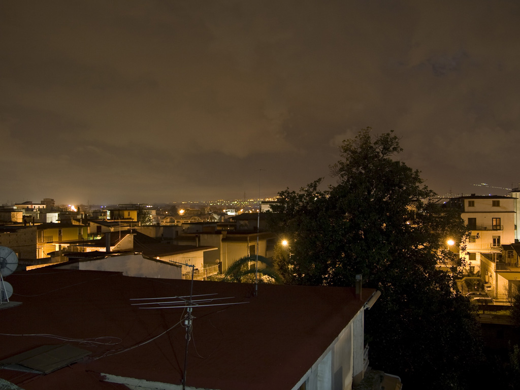 il paese in notturna..