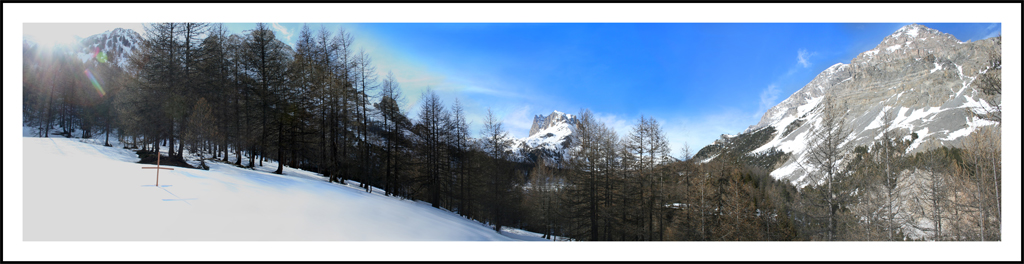 La croce immersa nel panorama
