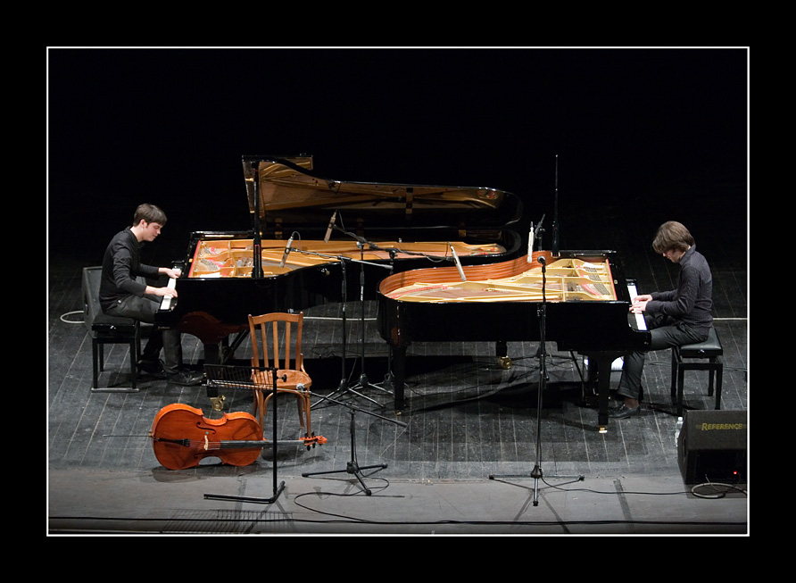 Alex + julian - 2 color -2 bn