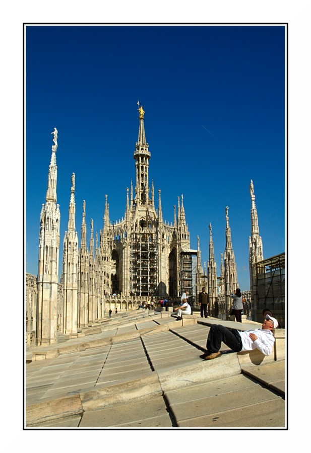 All'ombra delle guglie