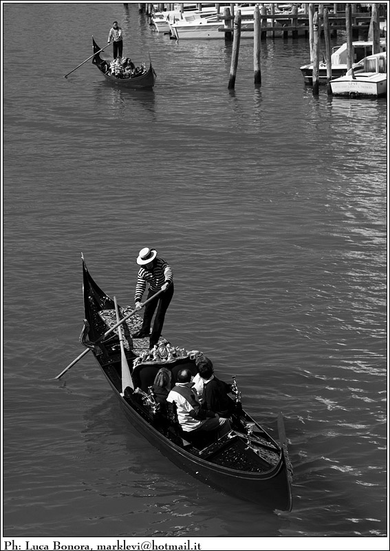 ammirando un doppio gesto