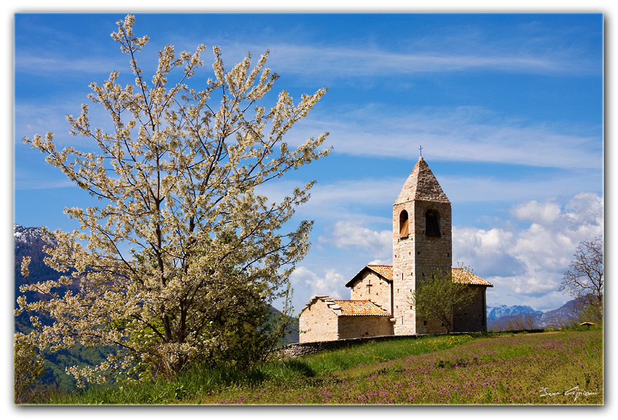 Chiesetta campestre.