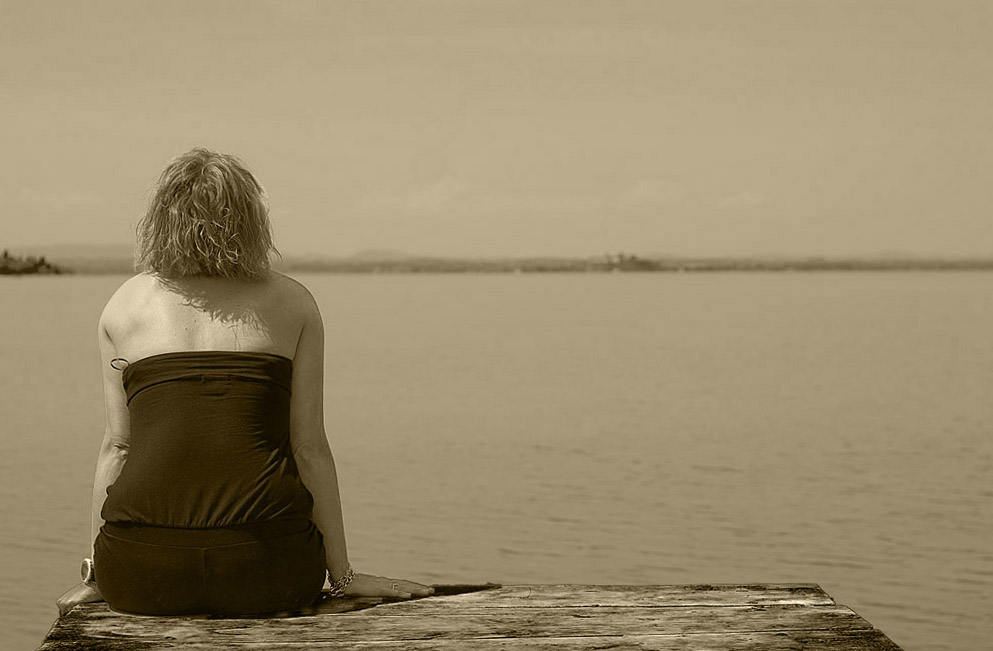 Assorta nei propri pensieri