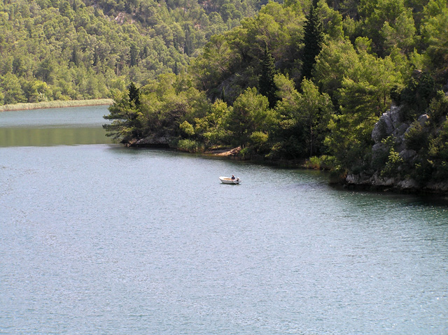 Croazia - Pescatore nel Parco della Krka