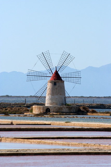 Marsala - Mulino nelle saline dello Stagnone