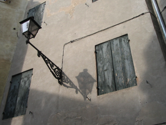 anche la luce ha la sua ombra