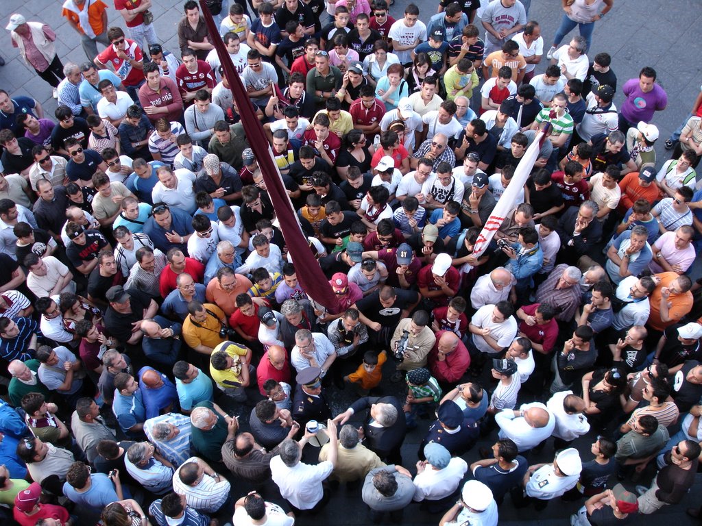 Accerchiato... Fatemi parlare!!!