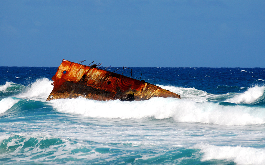 Storia di un relitto e di un'onda