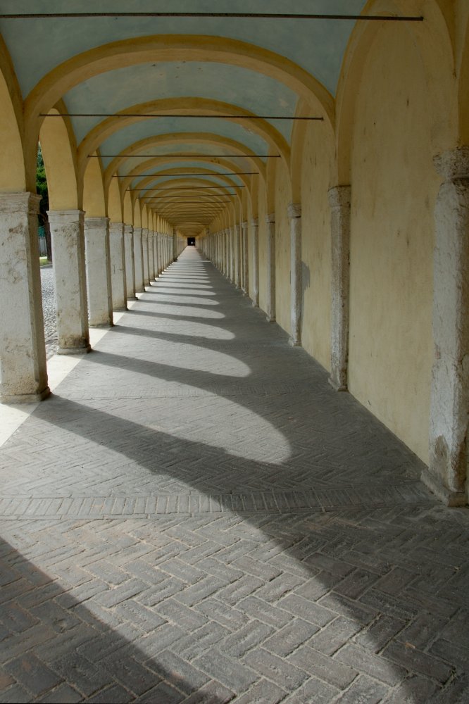 Il portico infinito