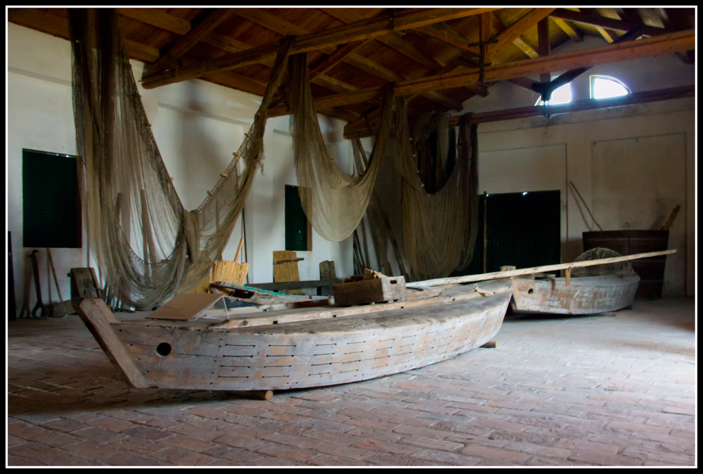 Valli di Comacchio - Barche dormienti