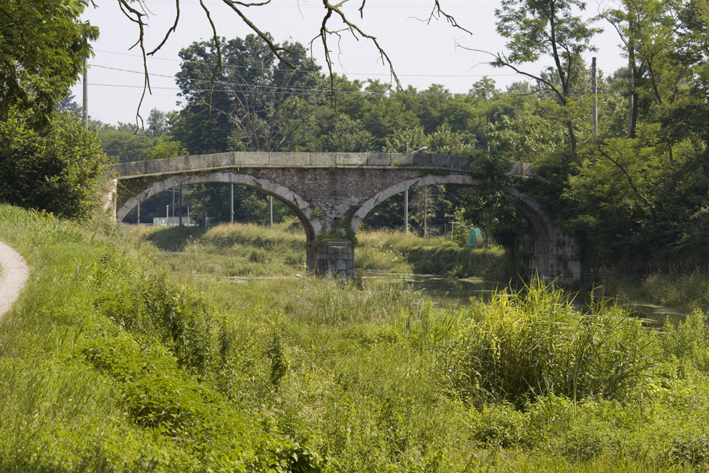 Ponte sul naviglio