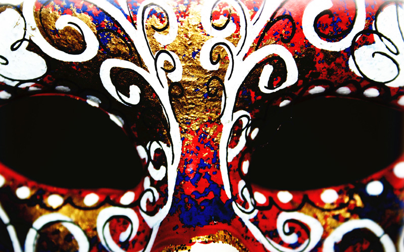 particolare di una maschera veneziana