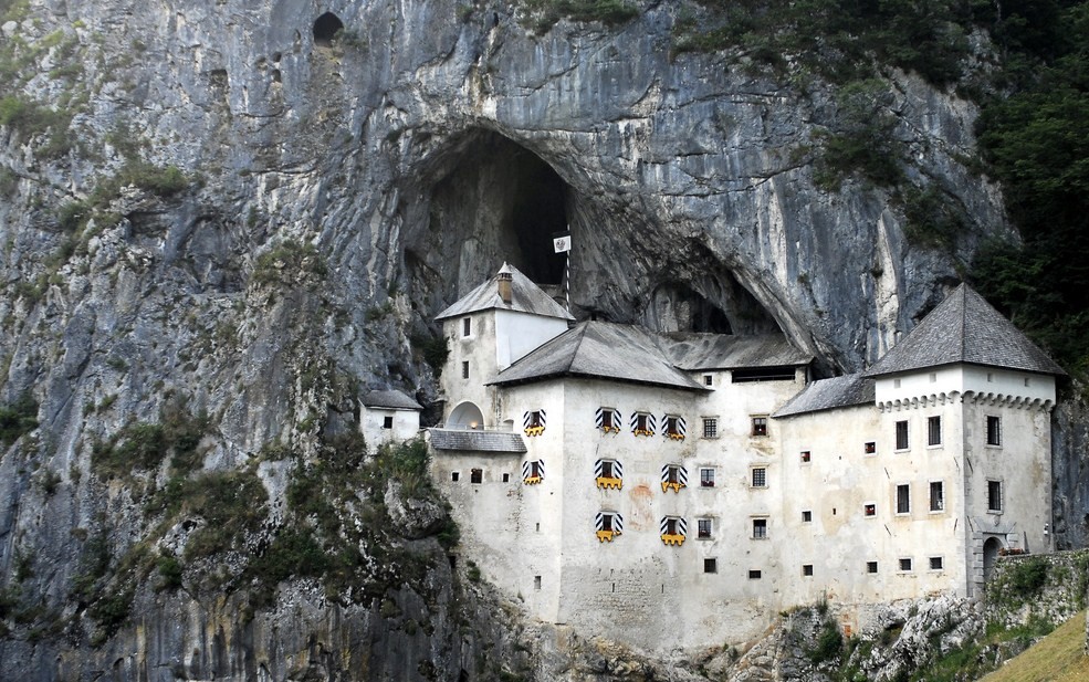 Il castello di Lueghi (Postumia - Slovenia)