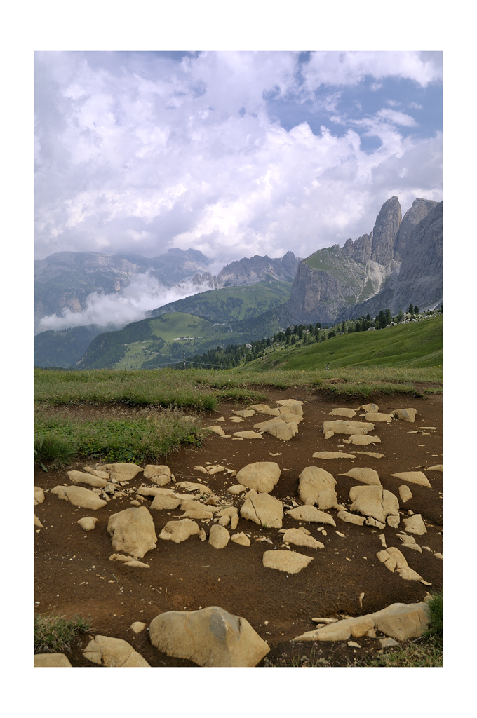 Sassi sul Passo Sella