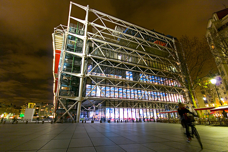Pompidou bici notte