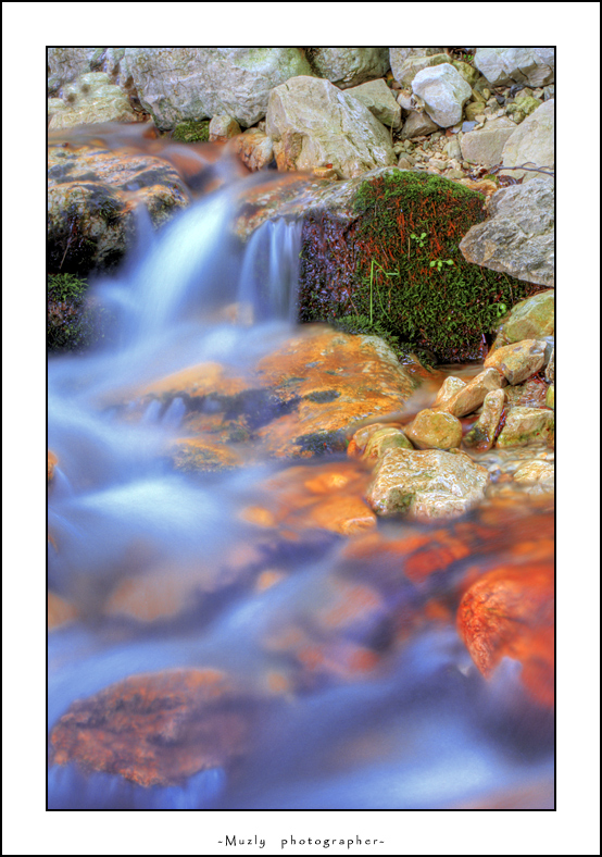 Scorrere, scivolare, defluire