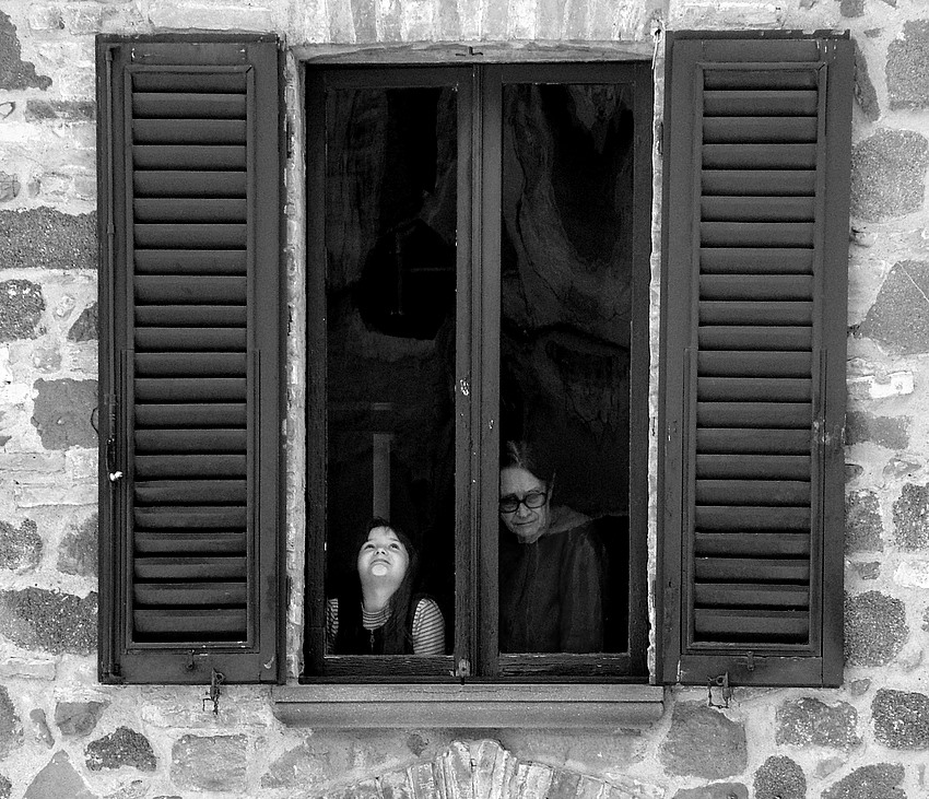 Guardando in diverse direzioni  (2)