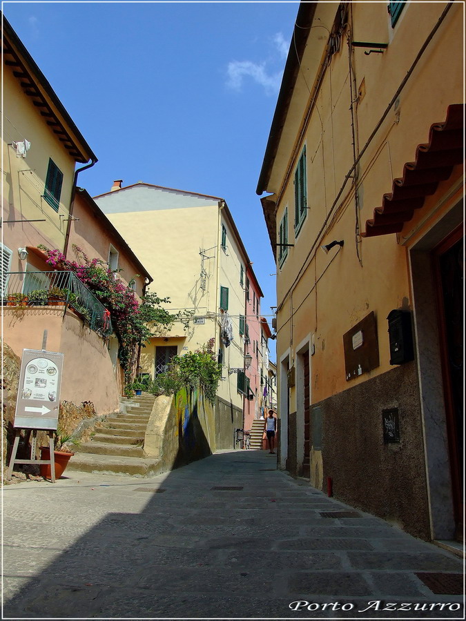 Vicolo di Porto Azzurro