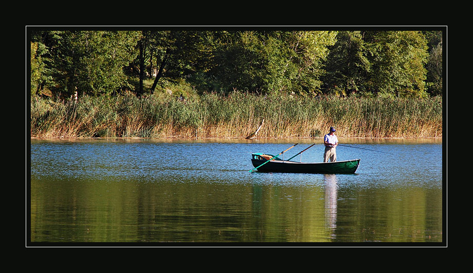 Pescatore al lago