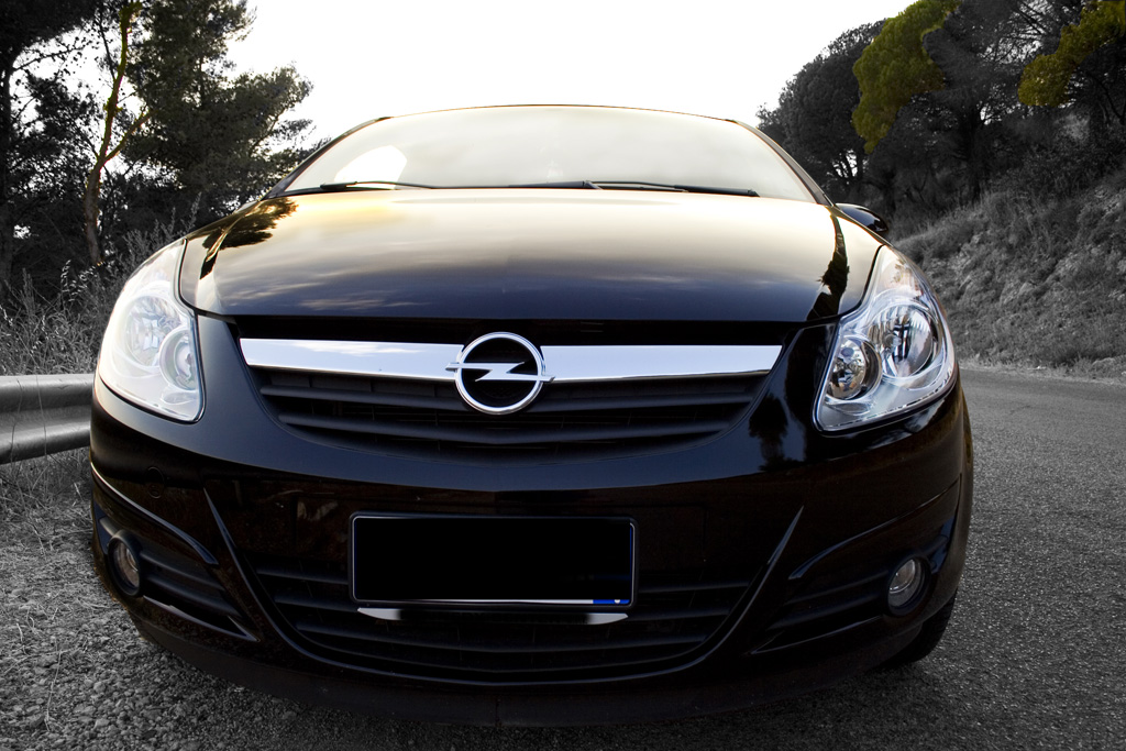 Corsa bianco, nero e colore.