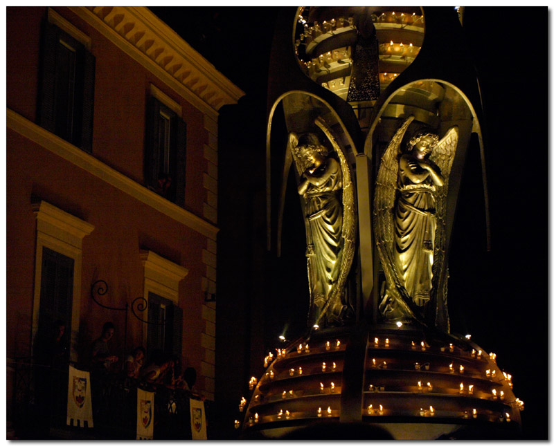 tradizioni..La macchina di Santa Rosa VT