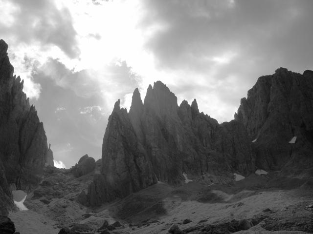 TRA SASSO LUNGO E SASSO PIATTO