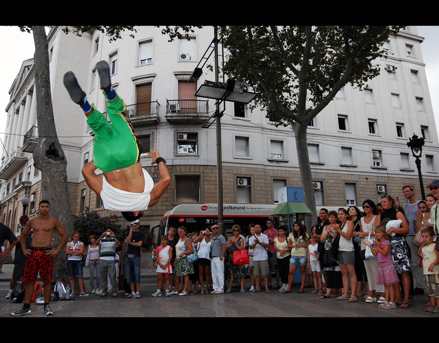 Come puoi vivere a testa in gi�