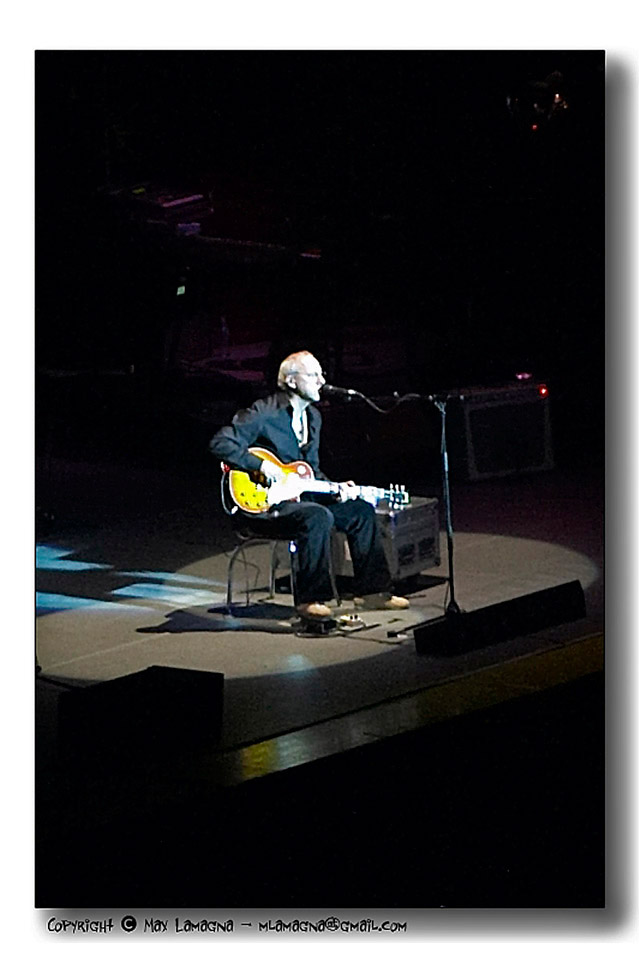 La Chitarra Magica dei Dire Straits ipnotizza il Palaeur...