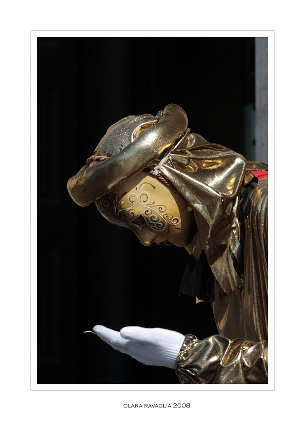 L'eleganza... di un inchino