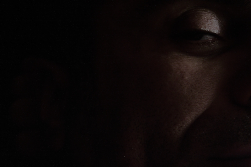 Uno Sguardo Scuro