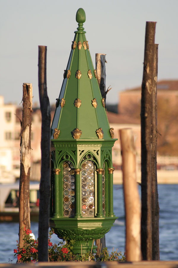 Luce sarai nella notte