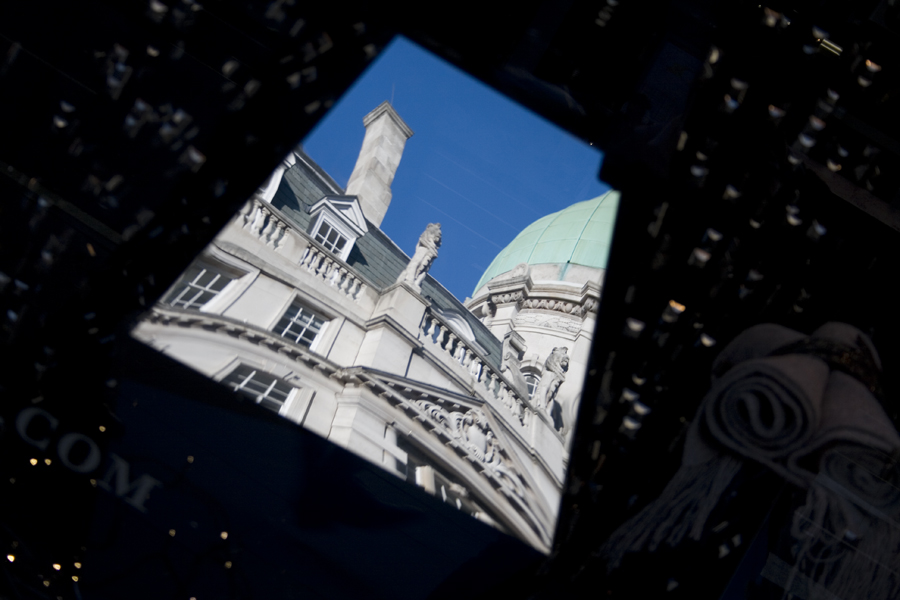 LONDRA ALLO SPECCHIO