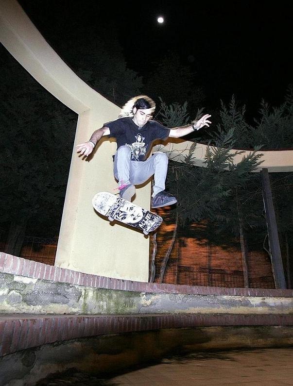 Luigi Frontside flip