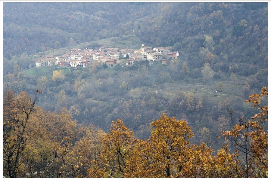 Cartolina autunnale dall'alta val curone
