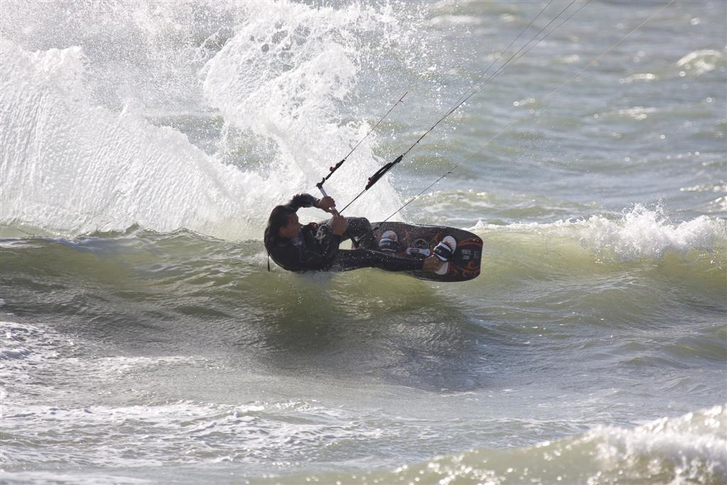 Kitesurfing