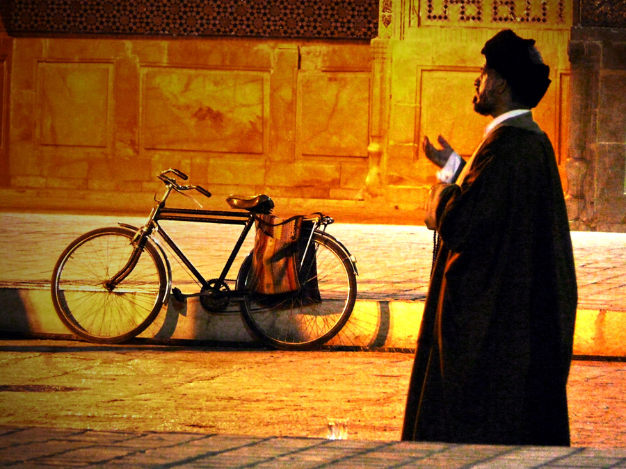 Con le mani al cielo