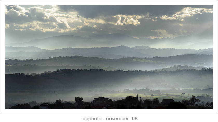 ...raggi di luce fra le nebbie...