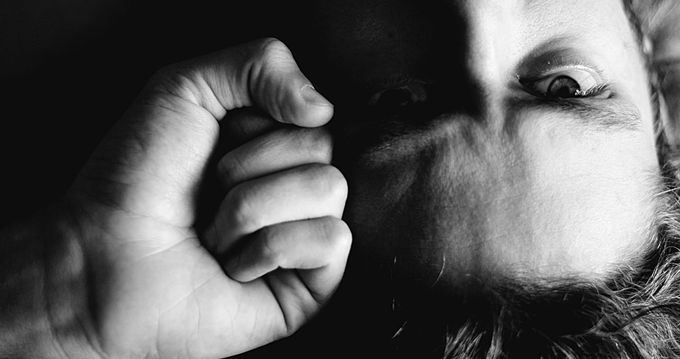 l'uomo cerca la verit� per poterla nascondere meglio