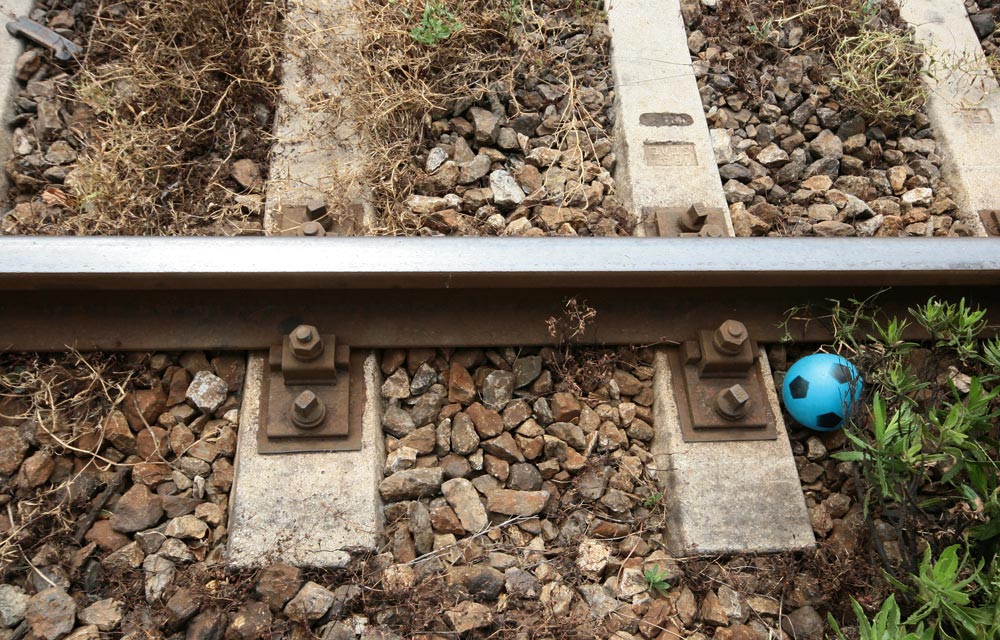 PALLONE...PERICOLOSA TENTAZIONE