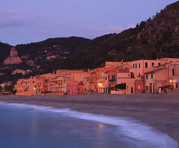 ...USCENDO DAL CREPUSCOLO...