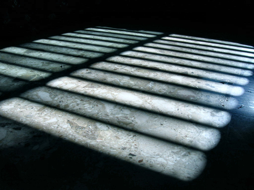 Luce attraverso la persiana