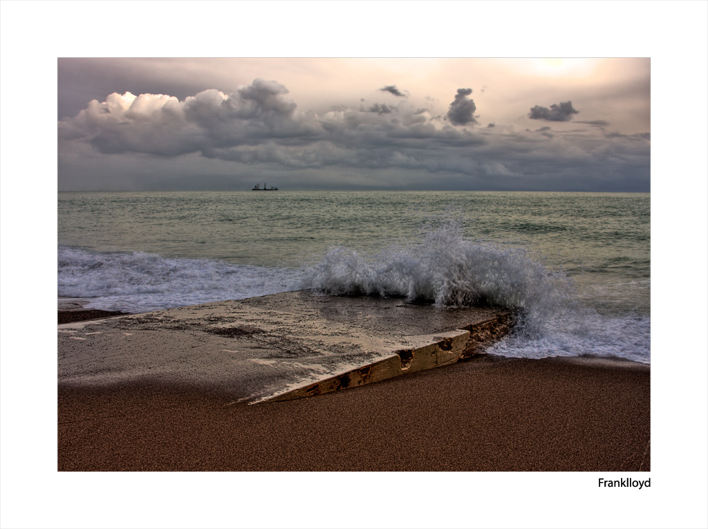**Deflorazioni urbanistiche - la natura si ribella al suo aguzzino**