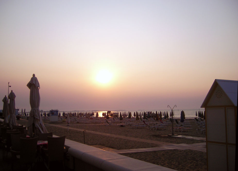 12 150209   L'INIZIO DELLA VITA DI OGNI GIORNO....