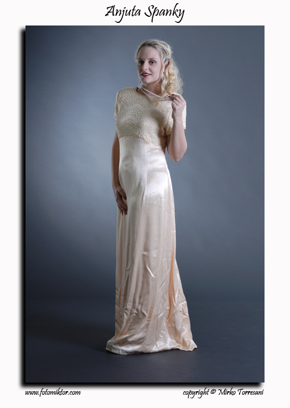 Anjuta Spank 07