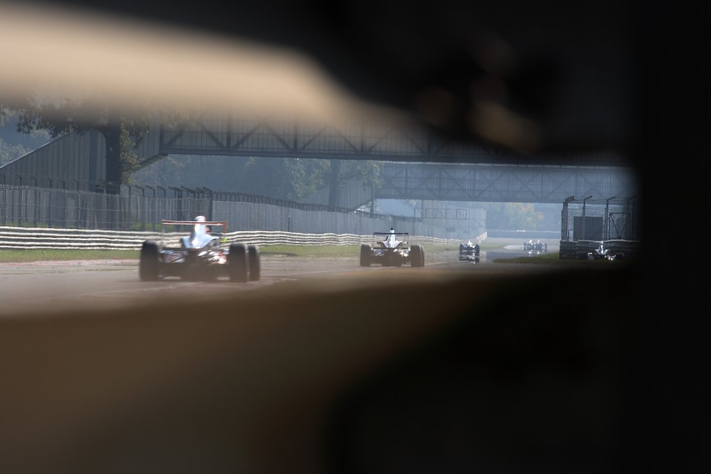 scorci di pista tra i guard rail