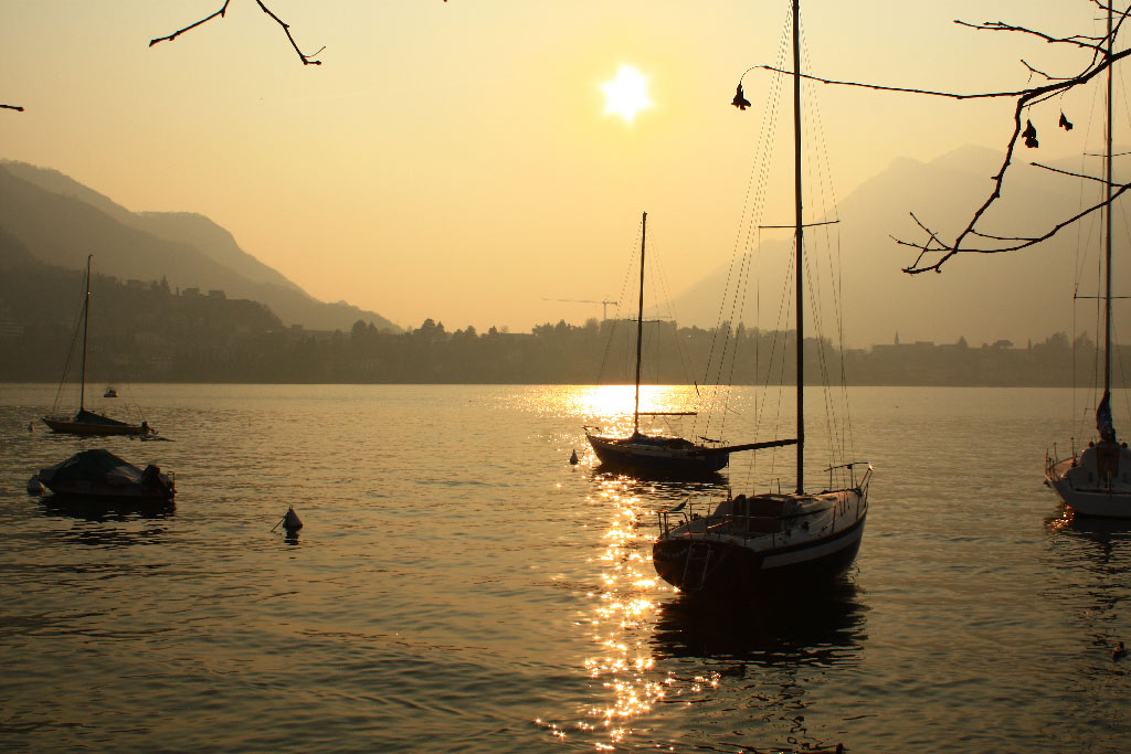 tramonto sul lago