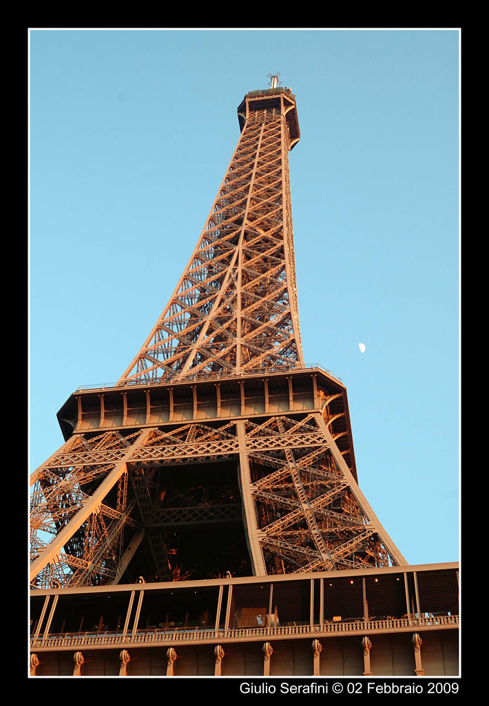 Tour Eiffel con Luna